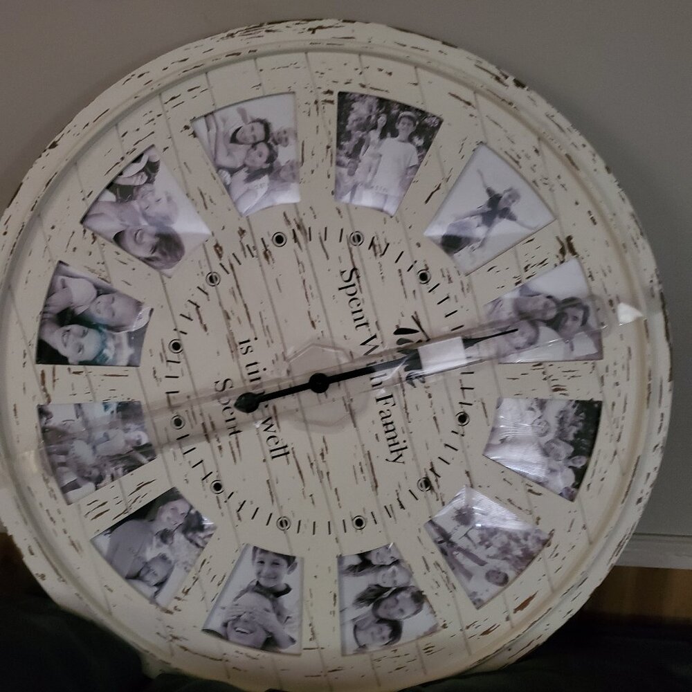 Family picture clock